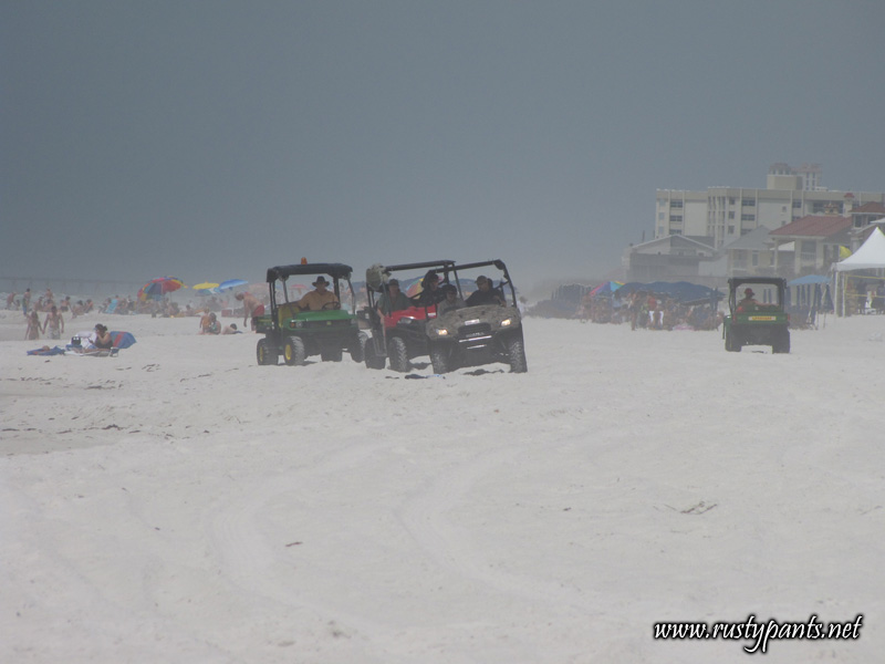 oilspill 04 BP & local agency workers on Pensacola Beach 6-5-2010